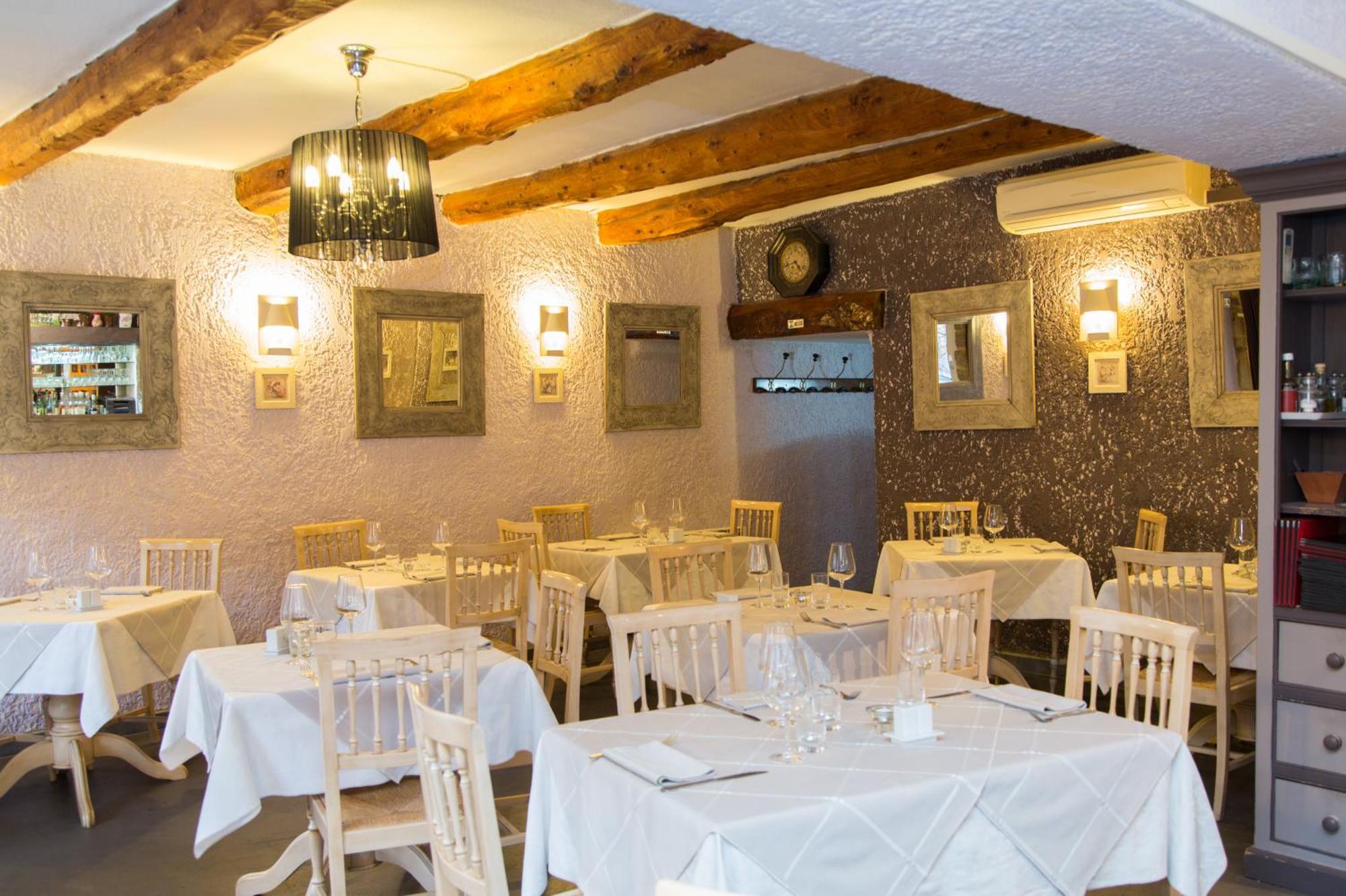 Logis Hotel Restaurant La Farigoule Sainte-Cécile-les-Vignes Zewnętrze zdjęcie