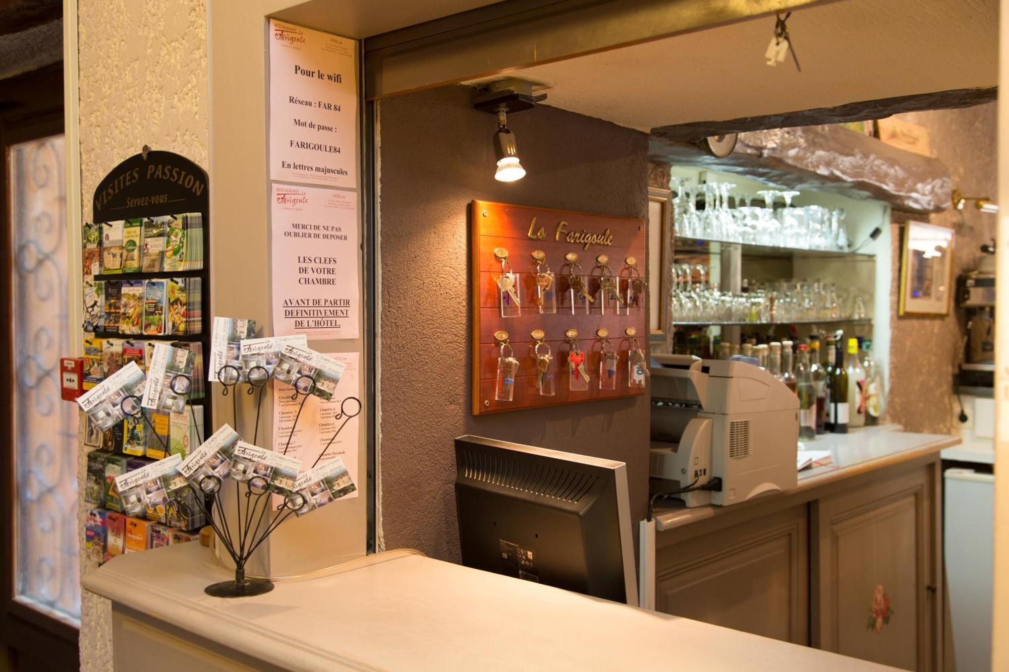 Logis Hotel Restaurant La Farigoule Sainte-Cécile-les-Vignes Zewnętrze zdjęcie