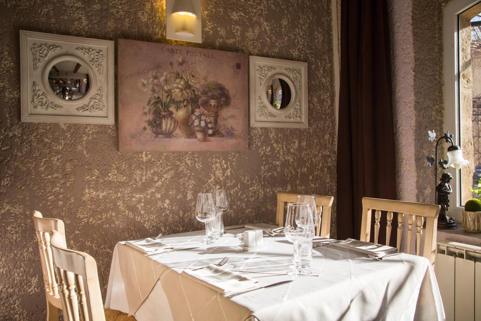 Logis Hotel Restaurant La Farigoule Sainte-Cécile-les-Vignes Zewnętrze zdjęcie