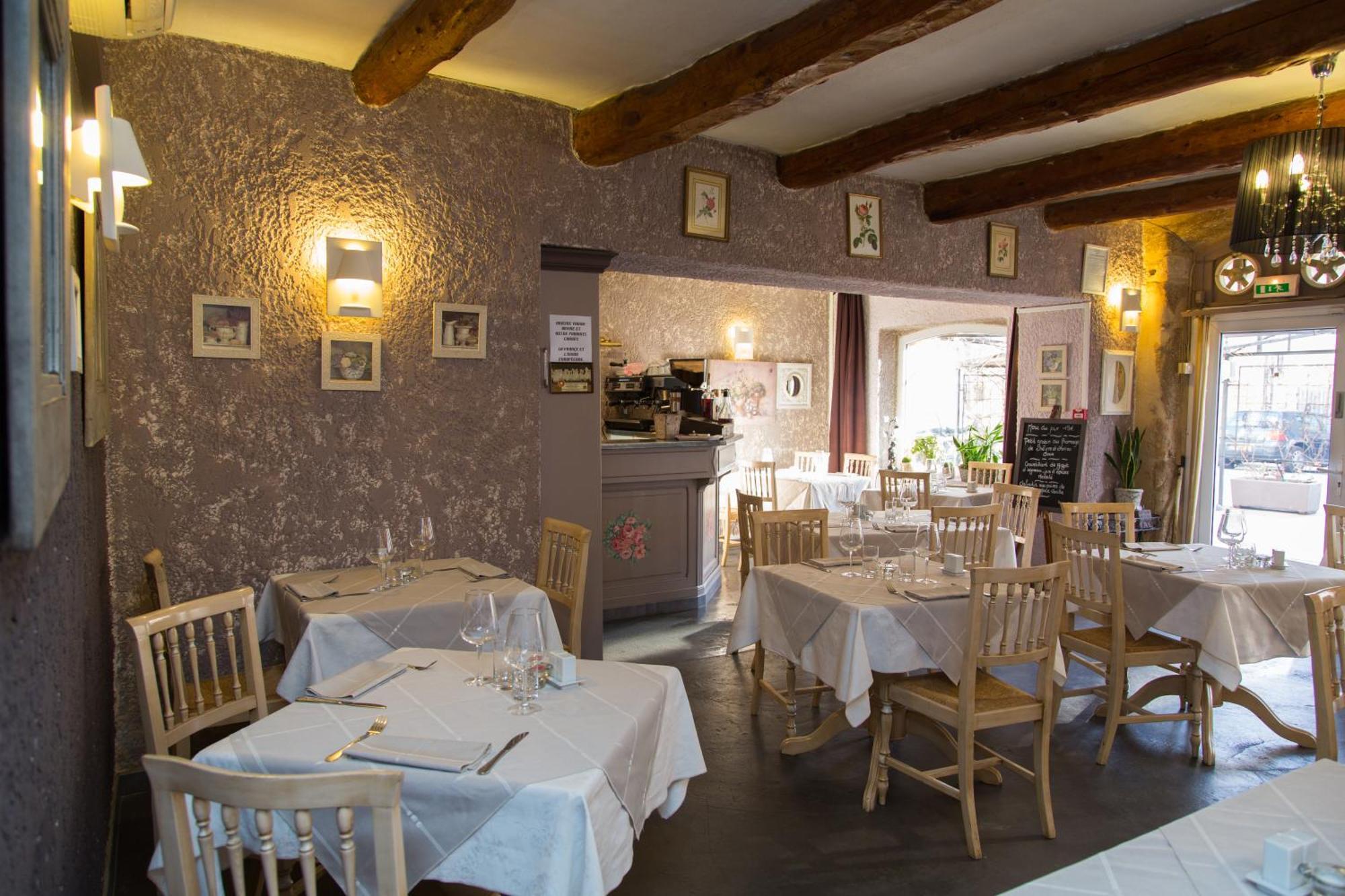 Logis Hotel Restaurant La Farigoule Sainte-Cécile-les-Vignes Zewnętrze zdjęcie