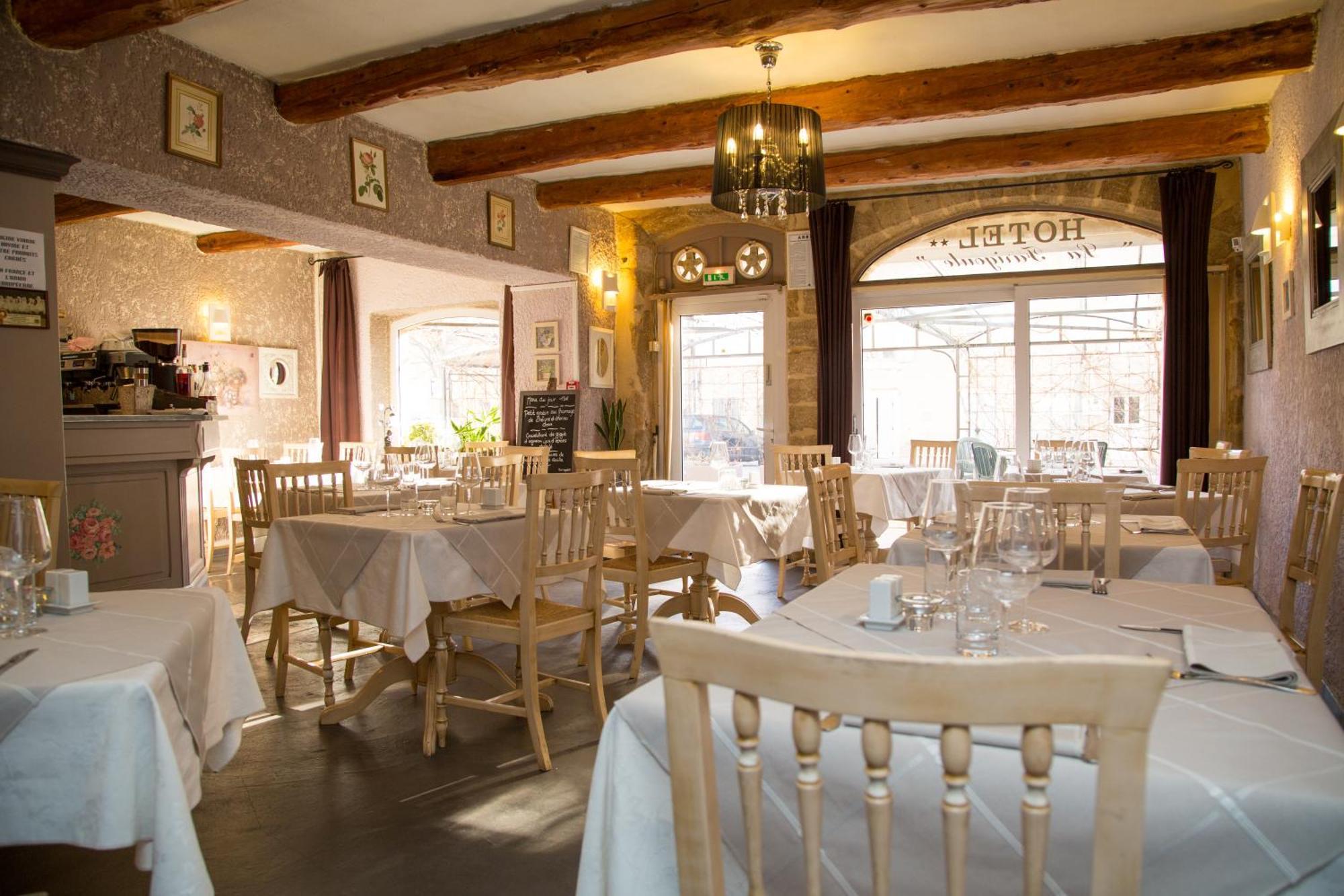 Logis Hotel Restaurant La Farigoule Sainte-Cécile-les-Vignes Zewnętrze zdjęcie