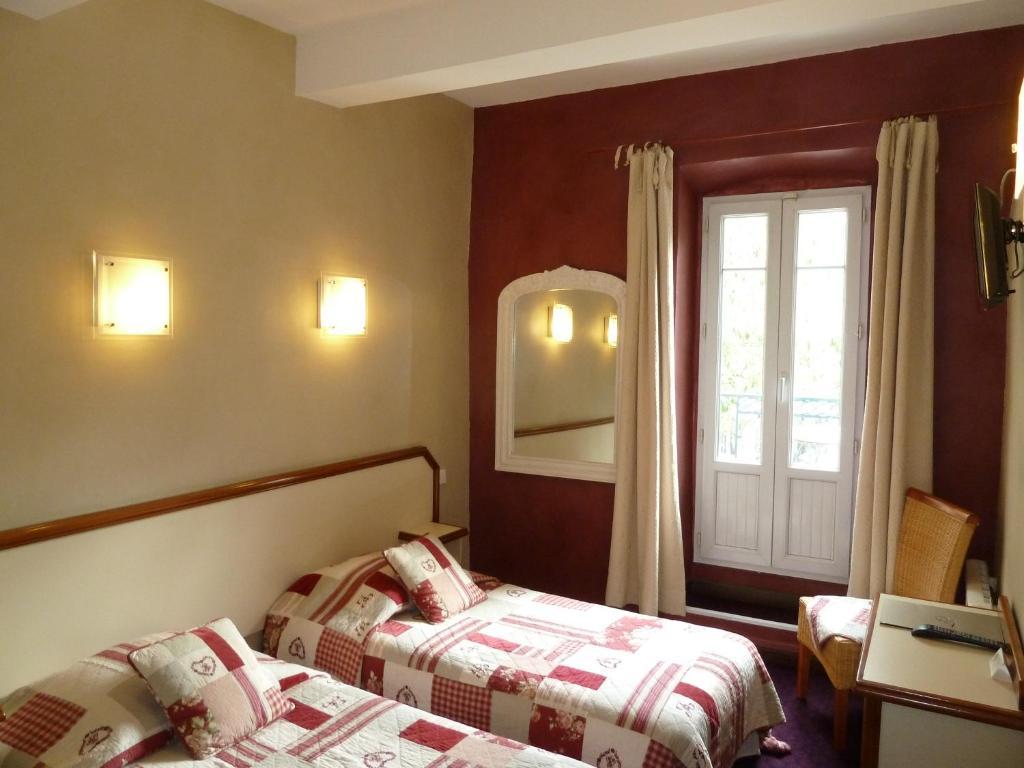 Logis Hotel Restaurant La Farigoule Sainte-Cécile-les-Vignes Pokój zdjęcie