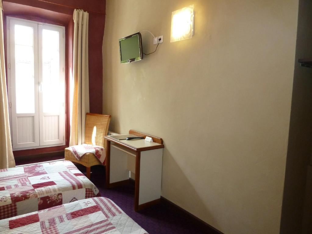 Logis Hotel Restaurant La Farigoule Sainte-Cécile-les-Vignes Pokój zdjęcie
