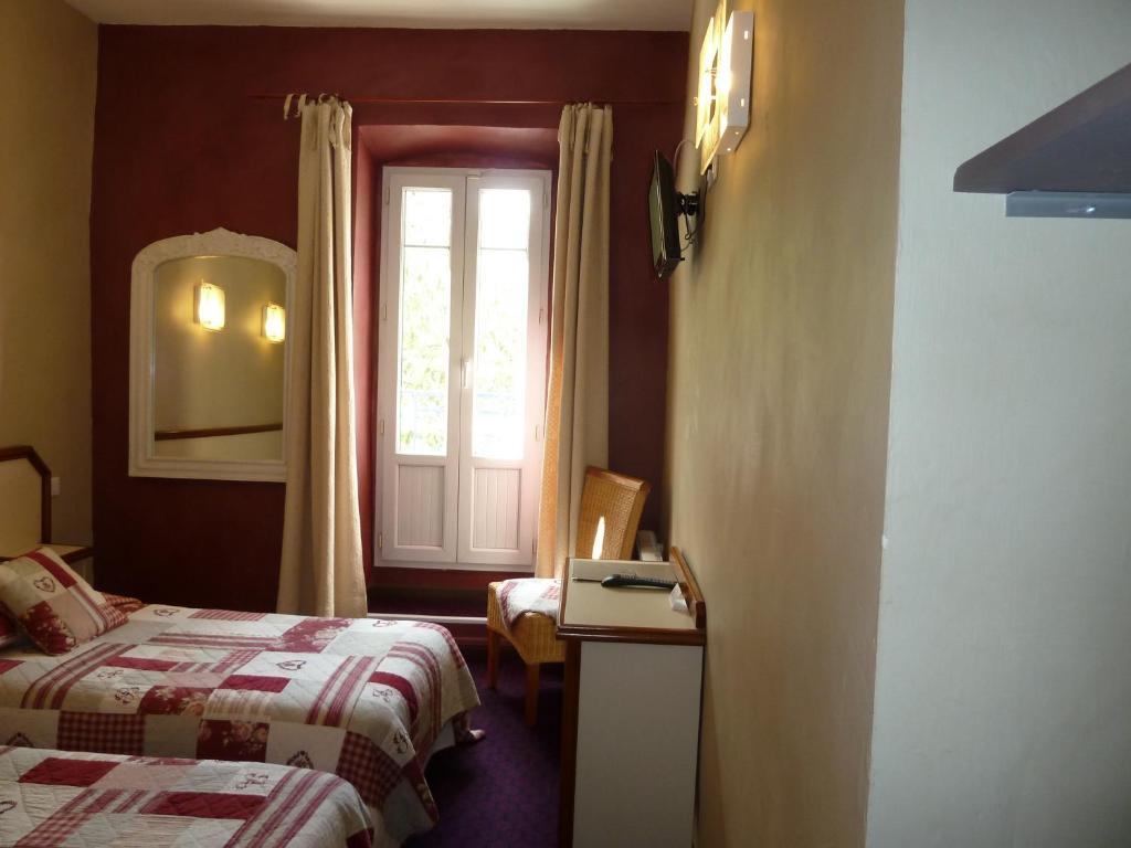 Logis Hotel Restaurant La Farigoule Sainte-Cécile-les-Vignes Pokój zdjęcie