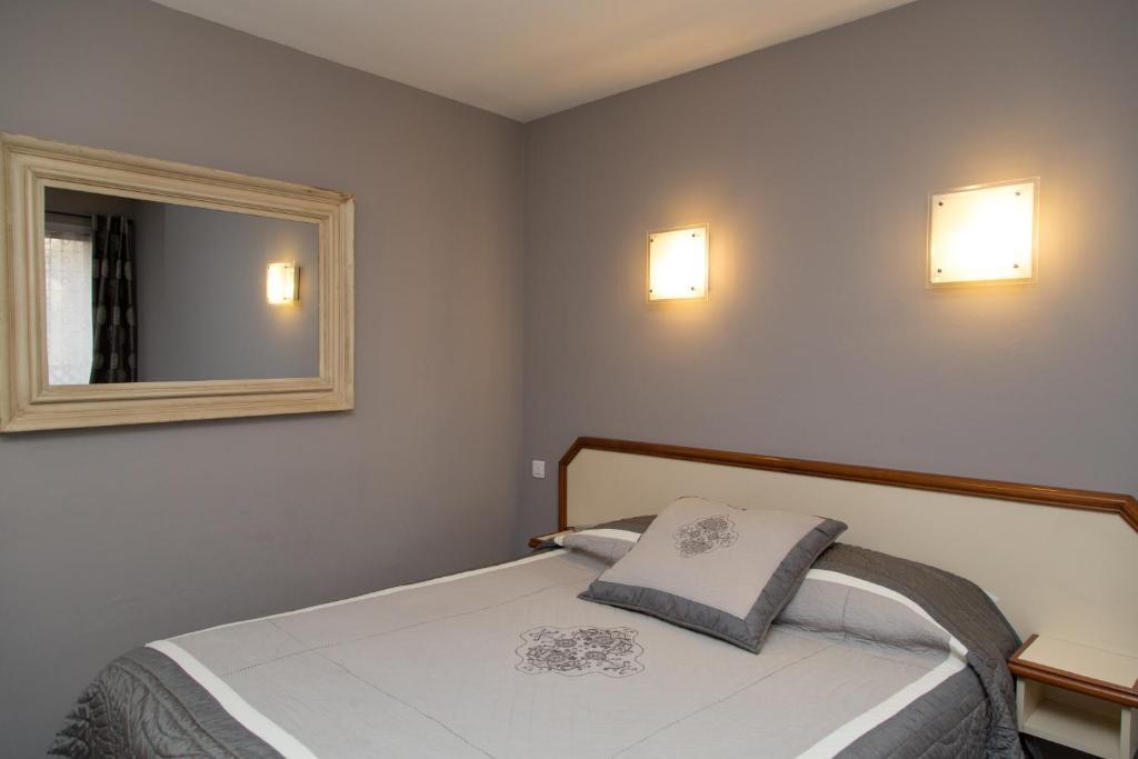 Logis Hotel Restaurant La Farigoule Sainte-Cécile-les-Vignes Pokój zdjęcie