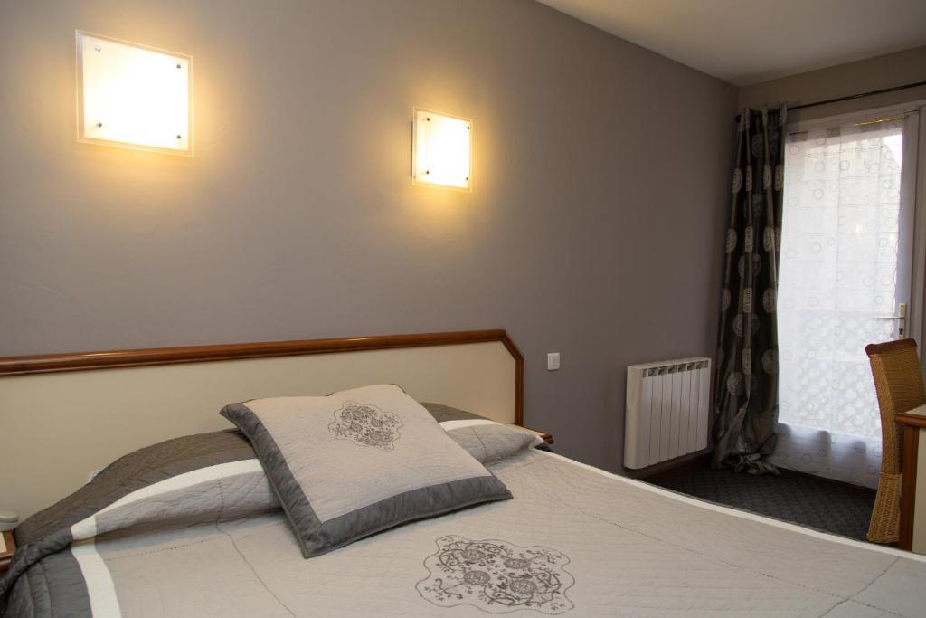 Logis Hotel Restaurant La Farigoule Sainte-Cécile-les-Vignes Pokój zdjęcie