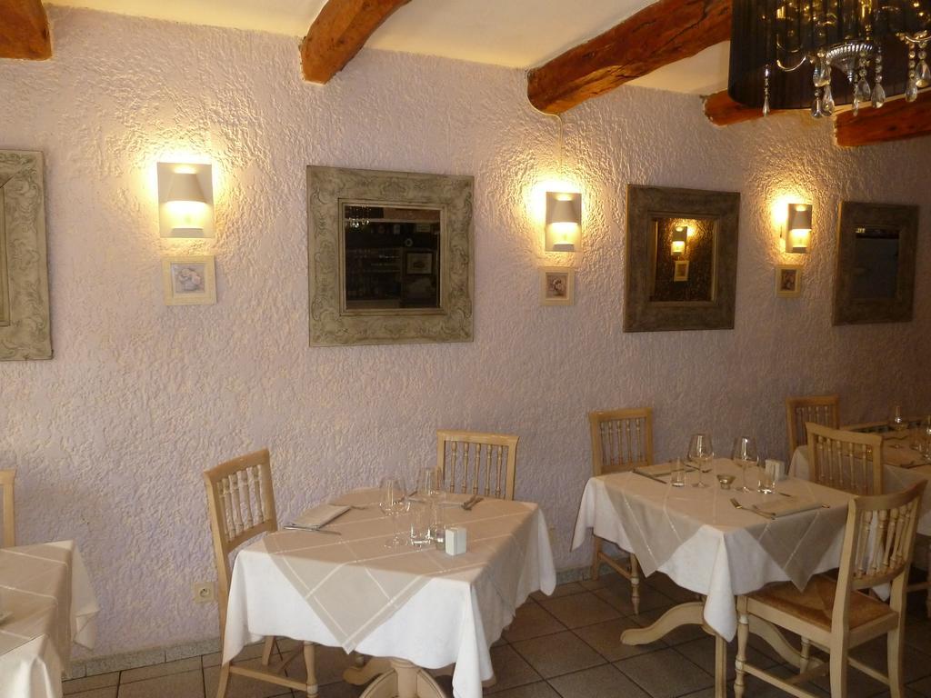 Logis Hotel Restaurant La Farigoule Sainte-Cécile-les-Vignes Zewnętrze zdjęcie