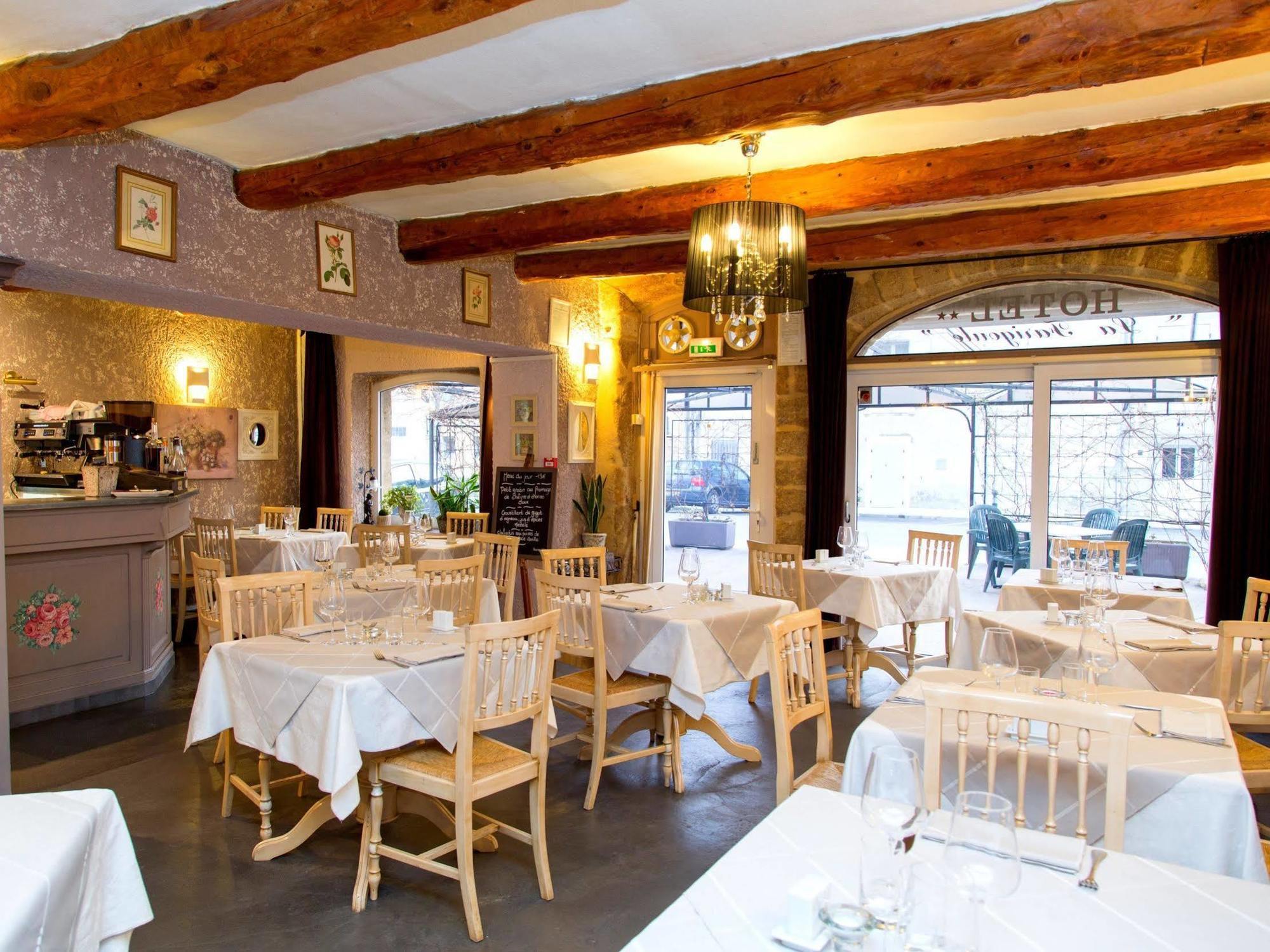 Logis Hotel Restaurant La Farigoule Sainte-Cécile-les-Vignes Zewnętrze zdjęcie