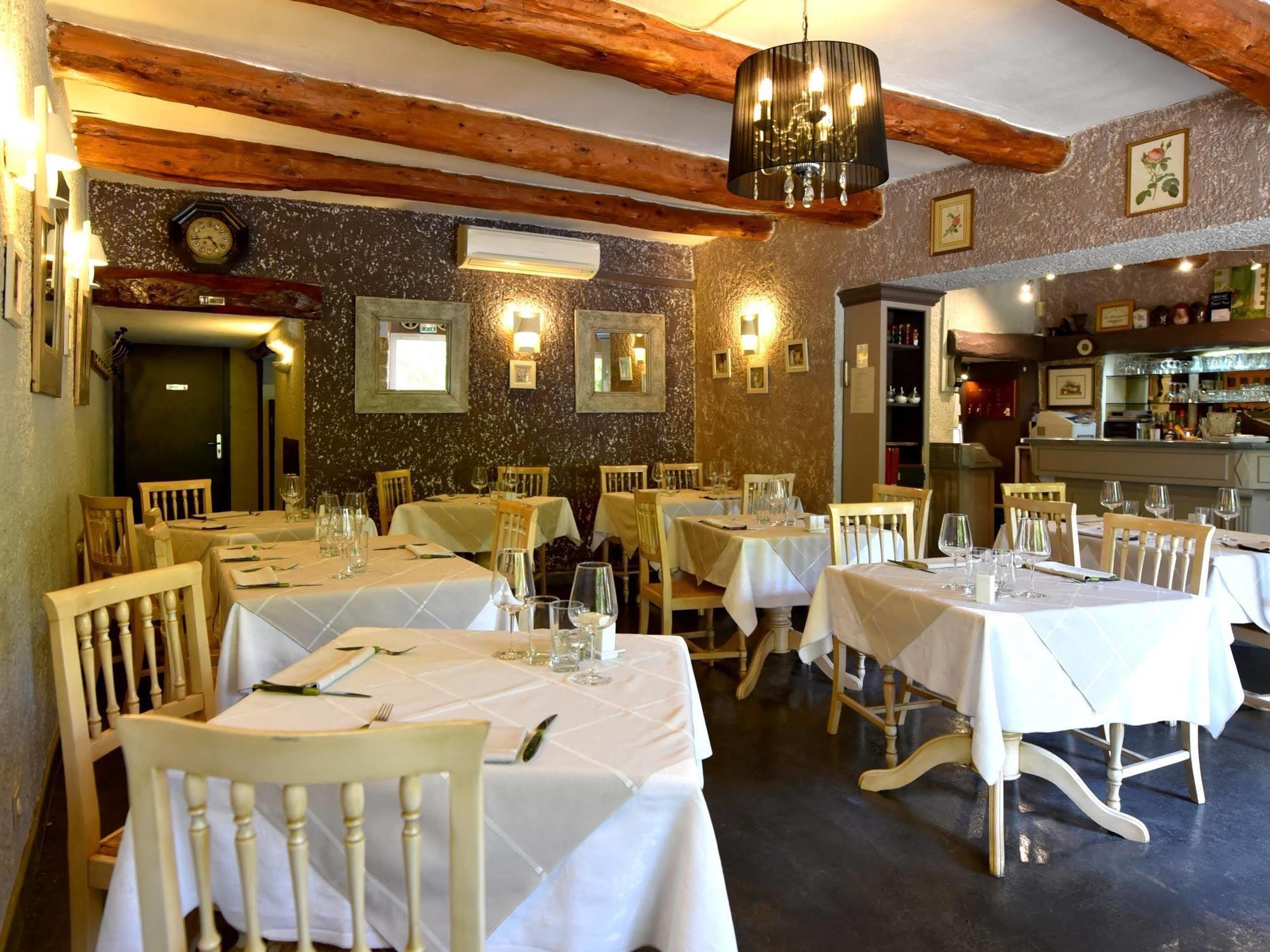 Logis Hotel Restaurant La Farigoule Sainte-Cécile-les-Vignes Zewnętrze zdjęcie
