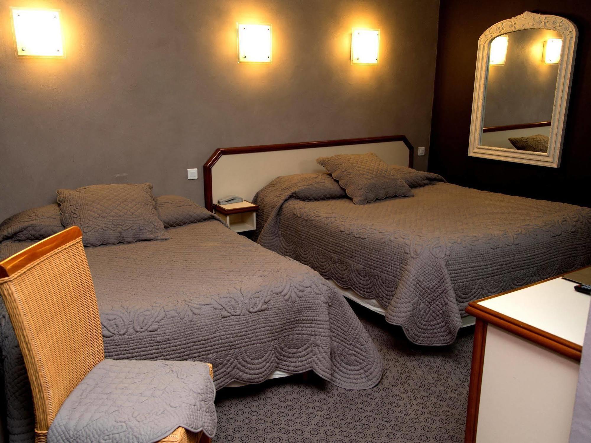 Logis Hotel Restaurant La Farigoule Sainte-Cécile-les-Vignes Zewnętrze zdjęcie